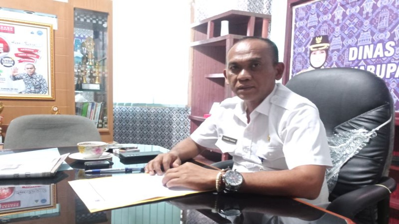 Kepala Dinas Peternakan dan Kesehatan Hewan (Disnakeswan) Kabupaten Lebak Rahmat Yuniar. ANTARA/Mansyur Suryana