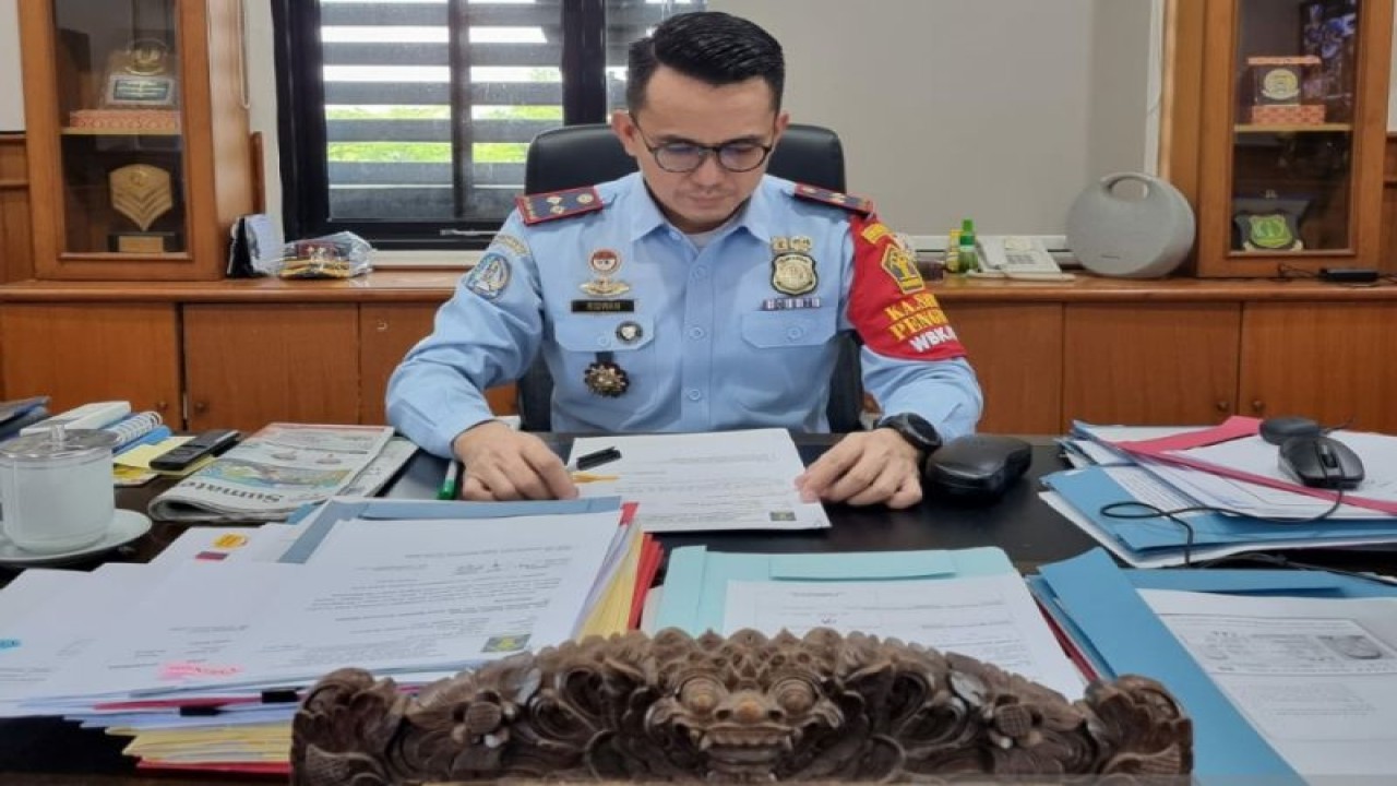 Kepala Kantor Imigrasi Kelas I TPI Palembang Mohammad Ridwan (FOTO ANTARA/Yudi Abdullah)