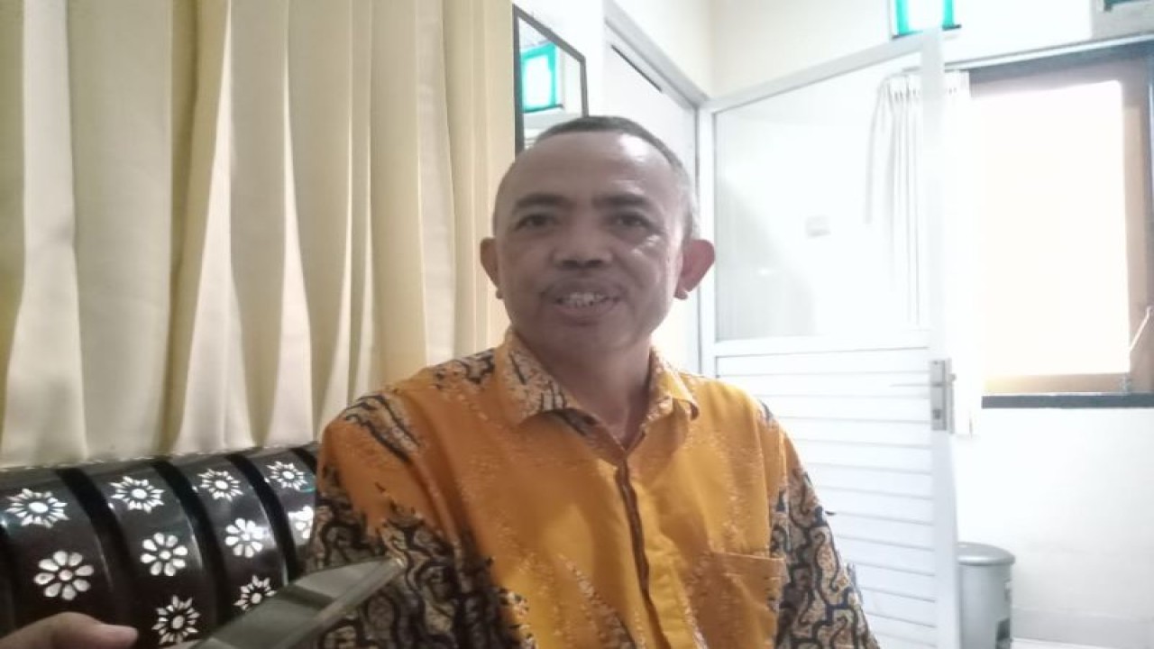 Kepala Seksi Penyelenggara Haji dan Umrah (PHU) Kantor Kementerian Agama (Kemenag) Kota Mataram H Kasmi. (Foto: ANTARA/Nirkomala)
