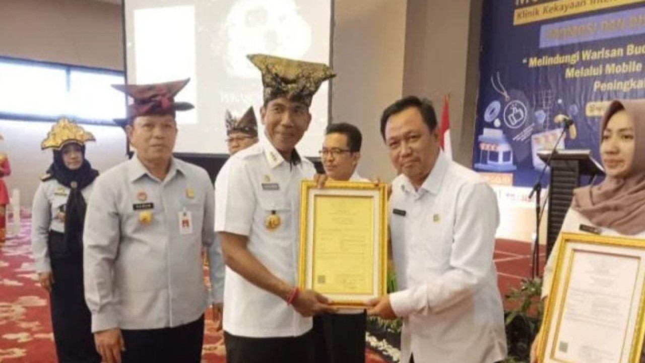 Kabupaten Bangka Selatan meraih sertifikat KIK dari Kanwil Kemenkumham Babel, Senin (10/7) (ANTARA/Ahmadi)