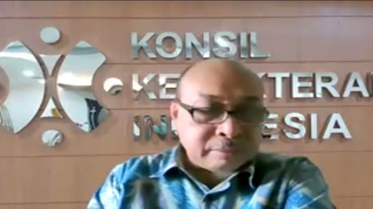 Ketua KKI dr Pattiselanno pada kegiatan desk evaluasi pembukaan BTKV Fakultas Kedokteran Unhas melalui virtual, Senin,(3/7/2023).ANTARA/HO-Unhas
