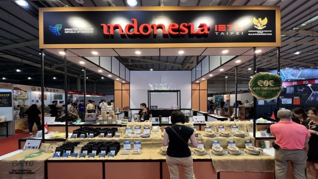 Produk kopi Indonesia yang ditampilkan dalam pameran Taiching International Tea, Wine, Coffee, and Bakery Show di Taipei, Taiwan pada 7-10 Juli 2023. (ANTARA/HO-Kemendag)