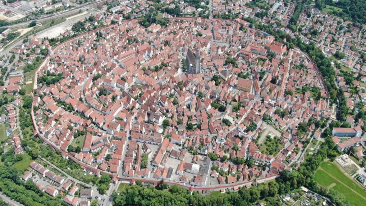 kota Nördlingen di Jerman
