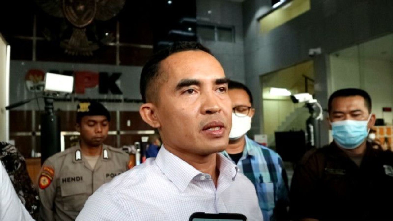 Arsip - Mantan kepala Kantor Bea Cukai Yogyakarta Eko Darmanto saat memberikan klarifikasi soal LHKPN di Gedung Merah Putih KPK, Jakarta, Selasa (7/3/2023). (ANTARA/Fianda Sjofjan Rassat)