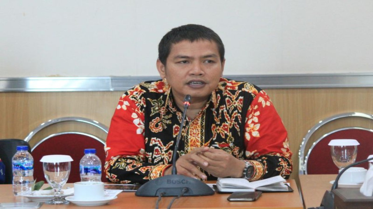 Ketua KPU DKI Jakarta Wahyu Dinata dalam kunjungan kerja di Komisi A DPRD DKI Jakarta, Jakarta, Rabu (19/7/2023). ANTARA/HO-KPU DKI Jakarta