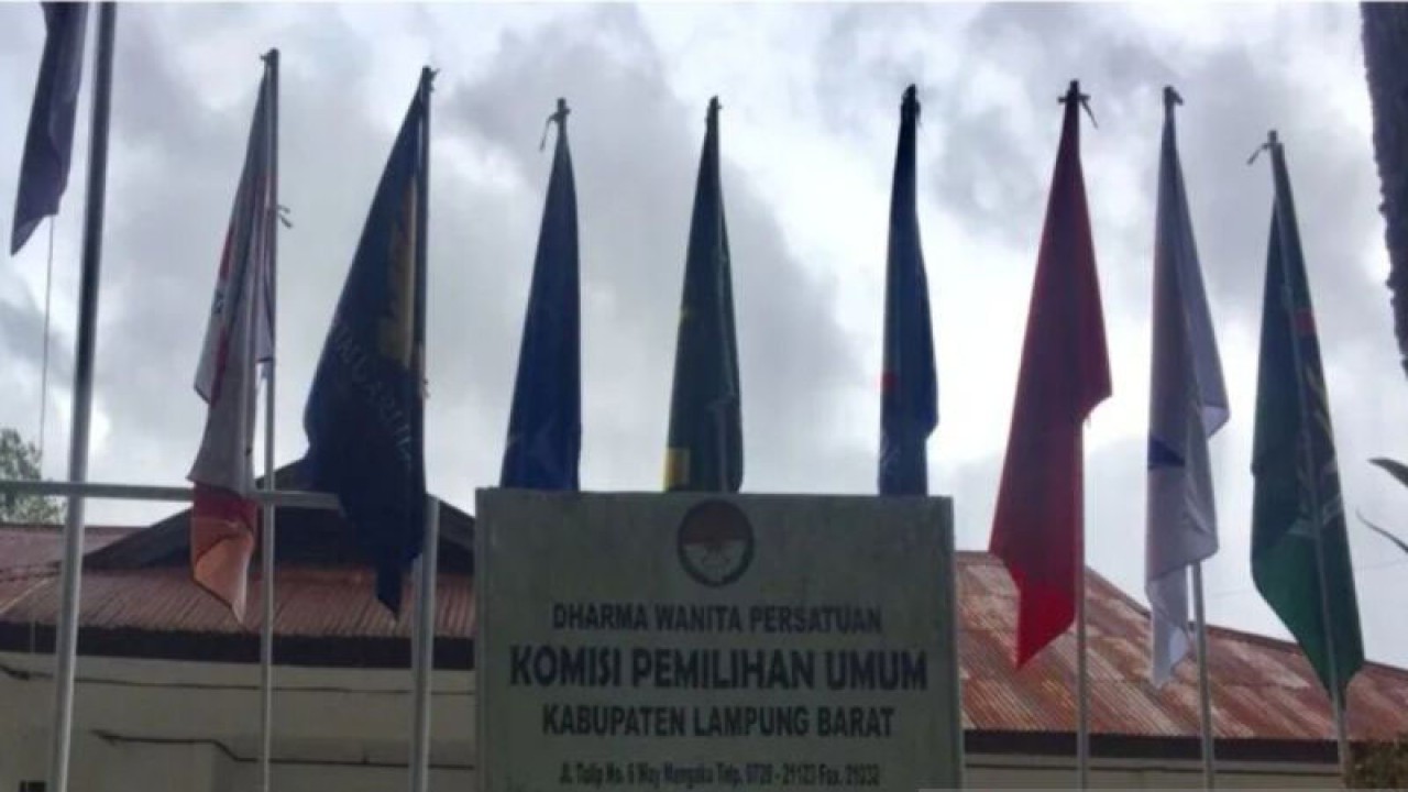 Kantor Komisi Pemilihan Umum KPU Lampung Barat. ANTARA/Riadi Gunawan.