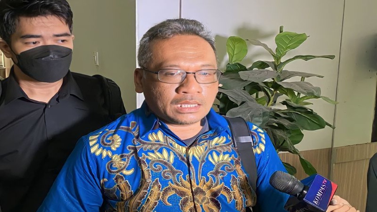 Wakil Ketua Lembaga Pengawasan, Pengawalan, dan Penegakan Hukum Indonesia (LP3HI) Kurniawan Adi Nugroho, di Pengadilan Negeri Jakarta Selatan, Senin (31/7/2023). ANTARA/Fath Putra Mulya