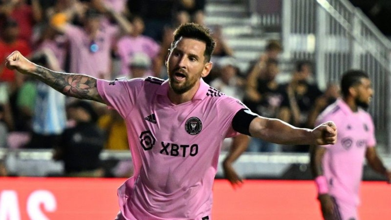 Selebrasi Lionel Messi setelah mencetak untuk Inter Miami dalam pertandingan Grup J Leagues Cup melawan Atlanta United FC di DRV PNK Stadium pada 26 Juli 2023. ANTARA/AFP/CHANDAN KHANNA
