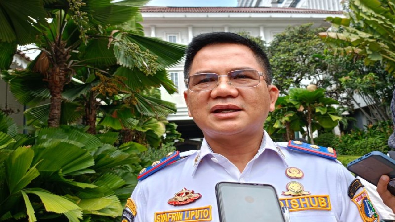 Kepala Dinas Perhubungan (Dishub) DKI Jakarta Syafrin Liputo di Balai Kota DKI, Jakarta Pusat, Senin (10/7/2023). ANTARA/Siti Nurhaliza