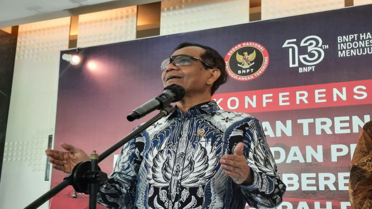 Menteri Koordinator Bidang Politik Hukum dan Keamanan (Menko Polhukam) Mahfud MD di Hotel JS Luwansa, Jakarta, Rabu (5/7/2023). (ANTARA/Fath Putra Mulya)