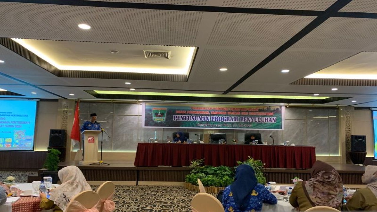 Gubernur Sumbar Mahyeldi Ansharullah (ANTARA/Mario Sofia Nasution)