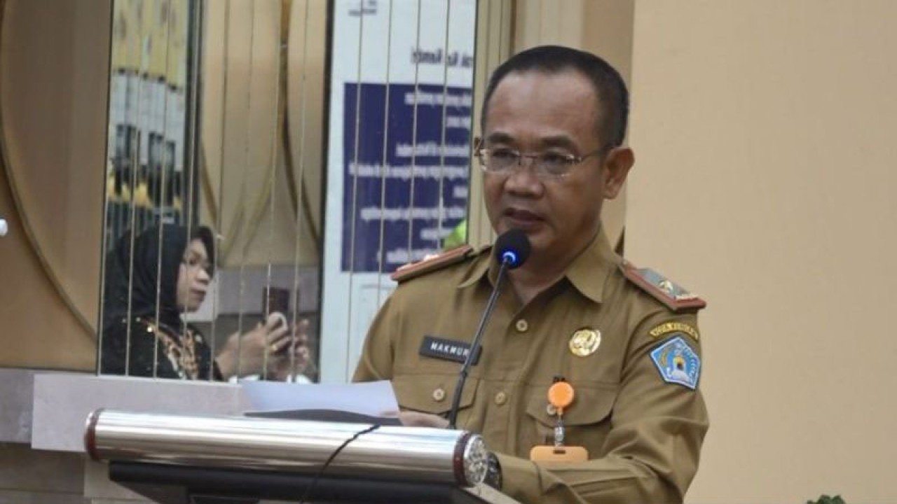 Asisten III Setda Kota Kendari, Provinsi Sultra, Makmur. (FOTO ANTARA/La Ode Muh Deden Saputra)