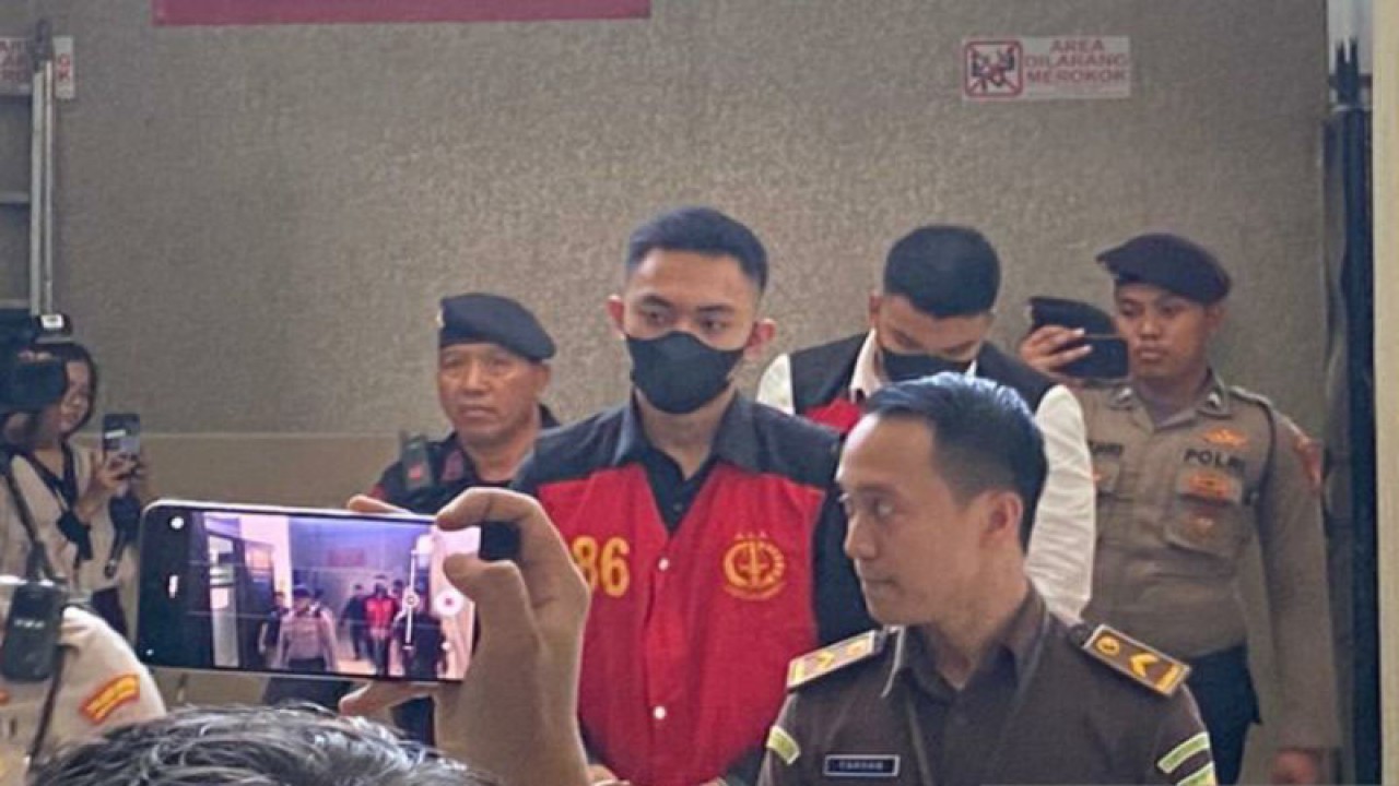 Arsip Foto - Terdakwa Mario Dandy Satriyo (20) mendatangi Pengadilan Negeri Jakarta Selatan, Jakarta, Selasa (4/7/2023). ANTARA/Luthfia Miranda Putri