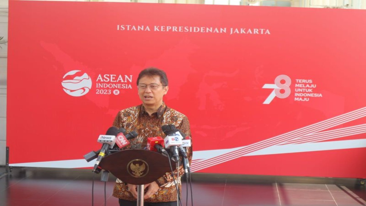 Menteri Kesehatan Budi Gunadi Sadikin memberikan keterangan di Istana Kepresidenan Jakarta, Selasa (18/7/2023). ANTARA/Rangga Pandu Asmara Jingga