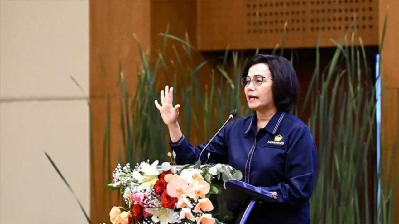 Menteri Keuangan (Menkeu) Sri Mulyani dalam pertemuan dengan para pimpinan jajaran Direktorat Jenderal (Ditjen) Pajak di Jakarta, Rabu (12/07/2023). (ANTARA/HO-Kementerian Keuangan)