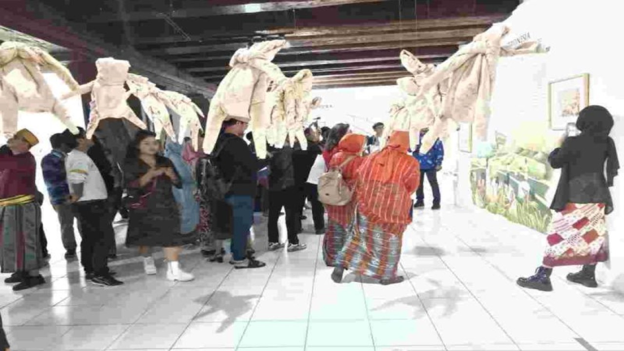 Pameran seni temporer di Museum Bahari Jakarta Utara, Sabtu (8/7/2023). ANTARA/HO-Pemprov DKI Jakarta