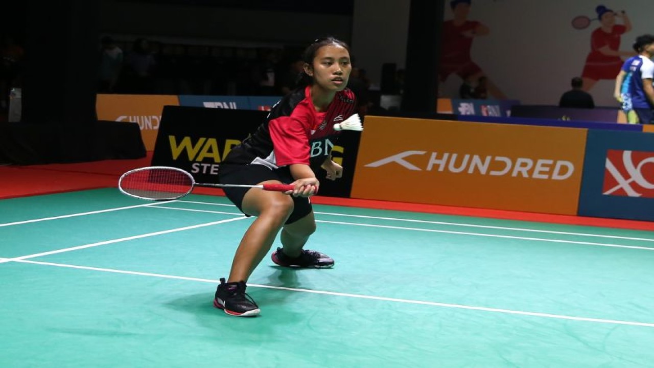 Tunggal putri Mutiara Ayu Puspitasari saat berlaga menghadapi tunggal putri China Pan Hao Yu yang berakhir kemenangan dengan skor 21-18, 21-16 di Yogyakarta, Kamis. (ANTARA/HO-PP PBSI)