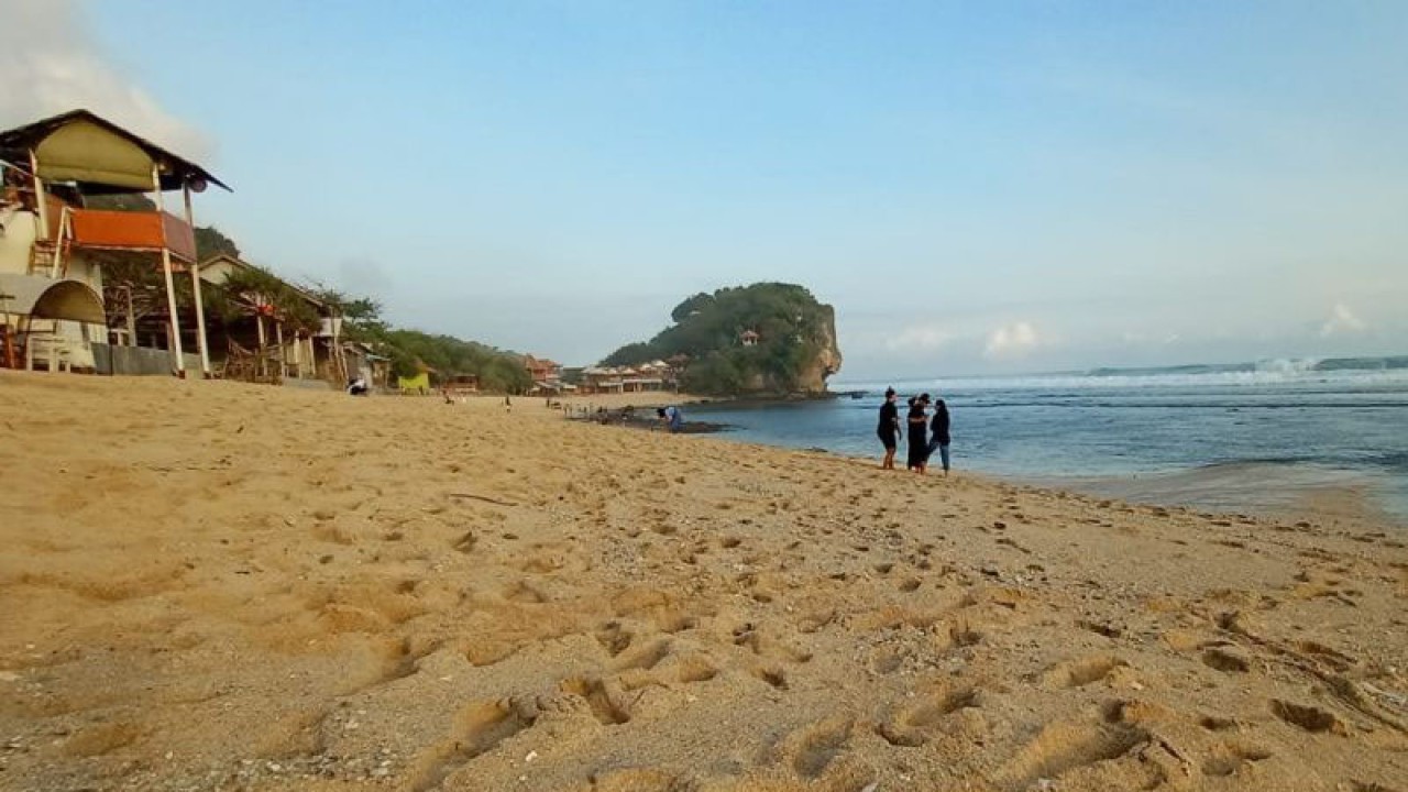 Pantai Ngobaran di Gunungkidul. (ANTARA/Sutarmi)