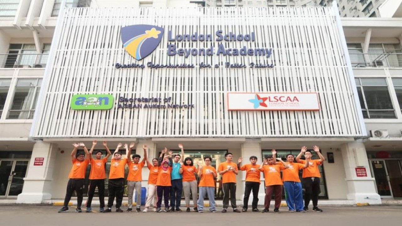 Para mahasiswa di Kampus London School Beyond Academy (LSBA) Jakarta (ANTARA/HO-LSPR)