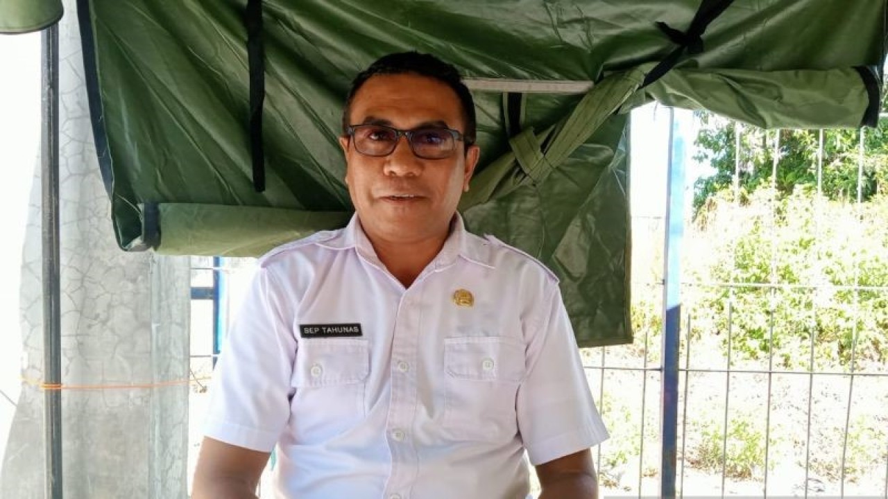 Pejabat Veteriner Dinas Pertanian Kota Kupang Provinsi Nusa Tenggara Timur drh Sep Tahunas. ANTARA/Benny Jahang