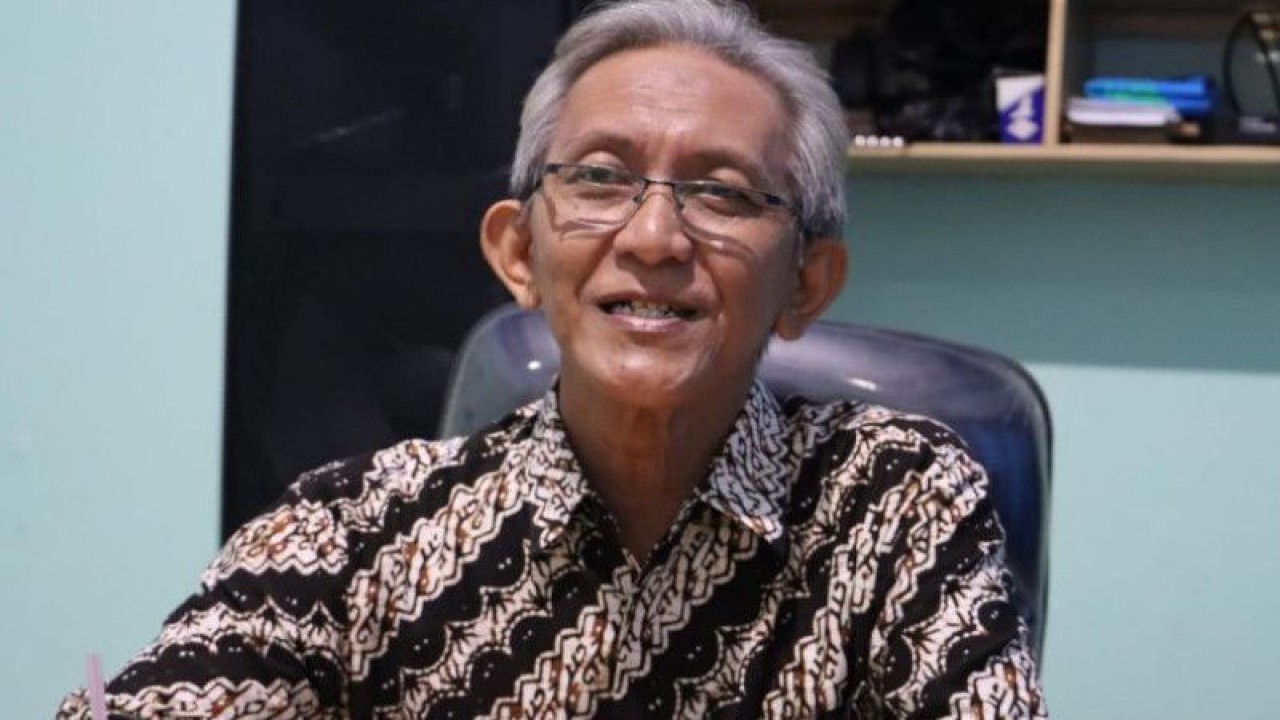Ketua Dewan Koperasi Indonesia Daerah (Dekopinda) Kota Pekalongan Rofiqur Rusdi. (ANTARA/Kutnadi)