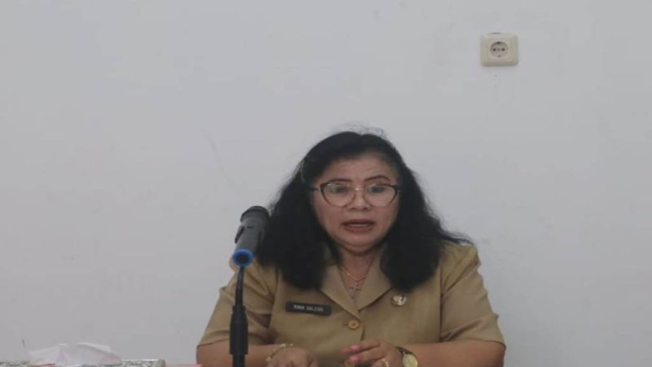 Pelaksana Tugas Sekretaris Daerah Kabupaten Kupang Rima Salean. (ANTARA/Benny Jahang)