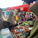 Pelaksanaan Program Gerakan Pangan Murah (GPM) upaya menekan inflasi di Kota Batam, Kepri beberapa waktu lalu(ANTARA/Jessica)-1689587807