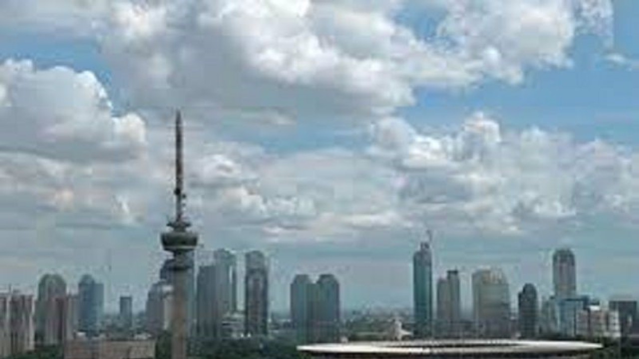 Pemandangan gedung-gedung tinggi di Ibu Kota Jakarta saat cuaca cerah berawan. (ANTARA/Ismar Patrizki)