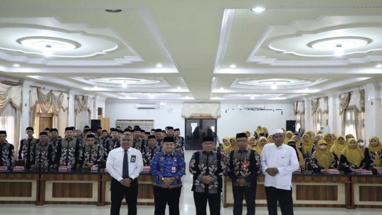 Pemerintah Kabupaten Hulu Sungai Utara (Pemkab HSU) melepas para peserta lomba Musabaqah Tilawatil Quran (MTQ) ke-34 tingkat provinsi Kalimantan Selatan, di Amuntai, Hulu Sungai Utara, Senin (17/7/2023). (FOTO ANTARA/HO-Pemkab HSU)
