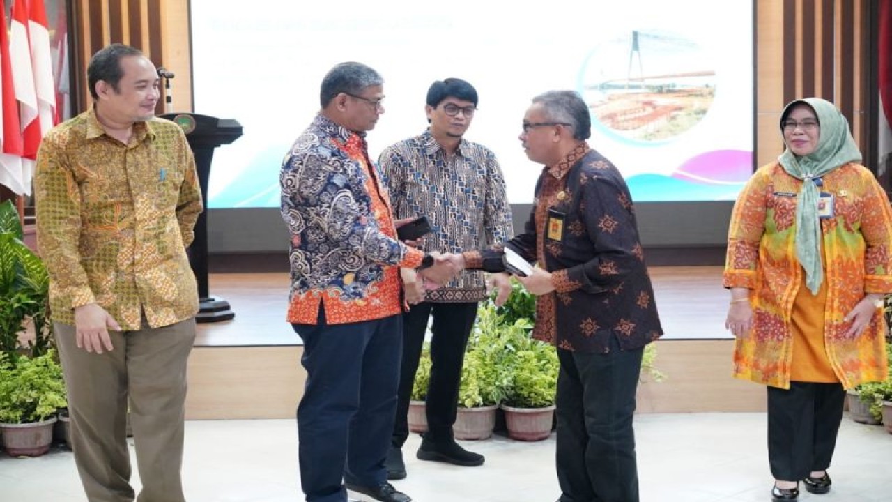 Badan Kepegawaian Negara (BKN) menyelenggarakan Rapat Koordinasi (Rakor) Pusat Pengembangan Sistem Seleksi BKN di Aula Embung Fatimah Lantai IV Kantor Wali Kota Batam, Kamis (20/7/2023). (ANTARA/HO-Pemkot Batam)