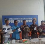 Pemusnahan narkoba di Halaman Polres Kampar bersama BNNK dan sejumlah pimpinan instansi. (ANTARA/HO-Polres Kampar)-1689239892