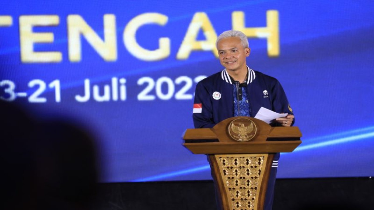 Arsip foto - Gubernur Jawa Tengah Ganjar Pranowo pada pembukaan Pornas Korpri XVI/2023 di Semarang, Jumat (14/7/2023) malam. ANTARA/HO-Humas Pemprov Jateng