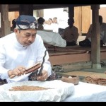 Penjamasan keris Kiai Cinthaka digelar di kompleks Masjid Sunan Kudus-1688372069