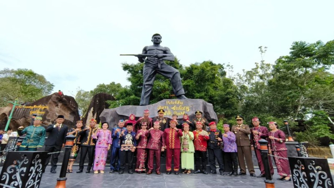 Peringatan Hari Jadi ke-21 Kabupaten Katingan, di kawasan Obyek Wisata Pertapaan Tjilik Riwut Bukit Batu, Kota Kasongan. (ANTARA/Naslee)