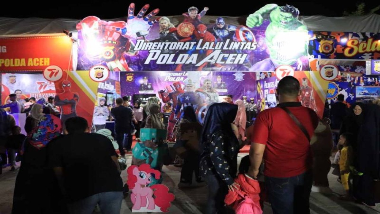 Pengunjung memadati Bhayangkara Fest 2023 di di Balee Museuraya Aceh, Banda Aceh, Minggu (23/7/2023). ANTARA/HO Dok Panitia Bhayangkara Fest 2023