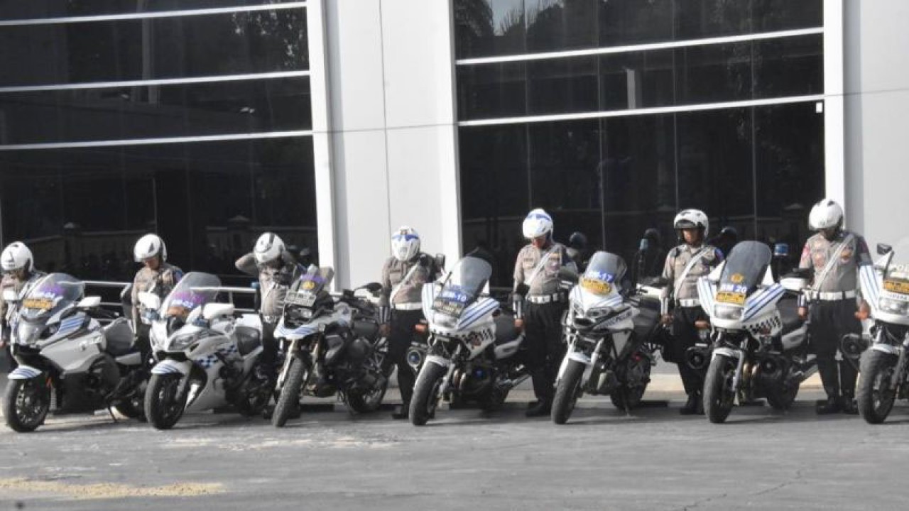 Petugas apel gelar pasukan Operasi Patuh Lodaya di Mapolres, Cibinong, Kabupaten Bogor, Jawa Barat, Senin (10/7/2023). (ANTARA/HO-Humas Polres Bogor)