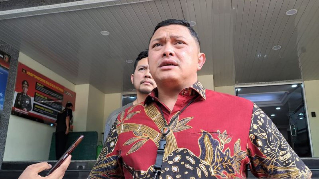 Direktur Reserse Kriminal Umum Polda Metro Jaya Kombes Pol Hengki Haryadi saat diwawancara di Jakarta, Jumat (28/7/2023) ANTARA/Ilham Kausar