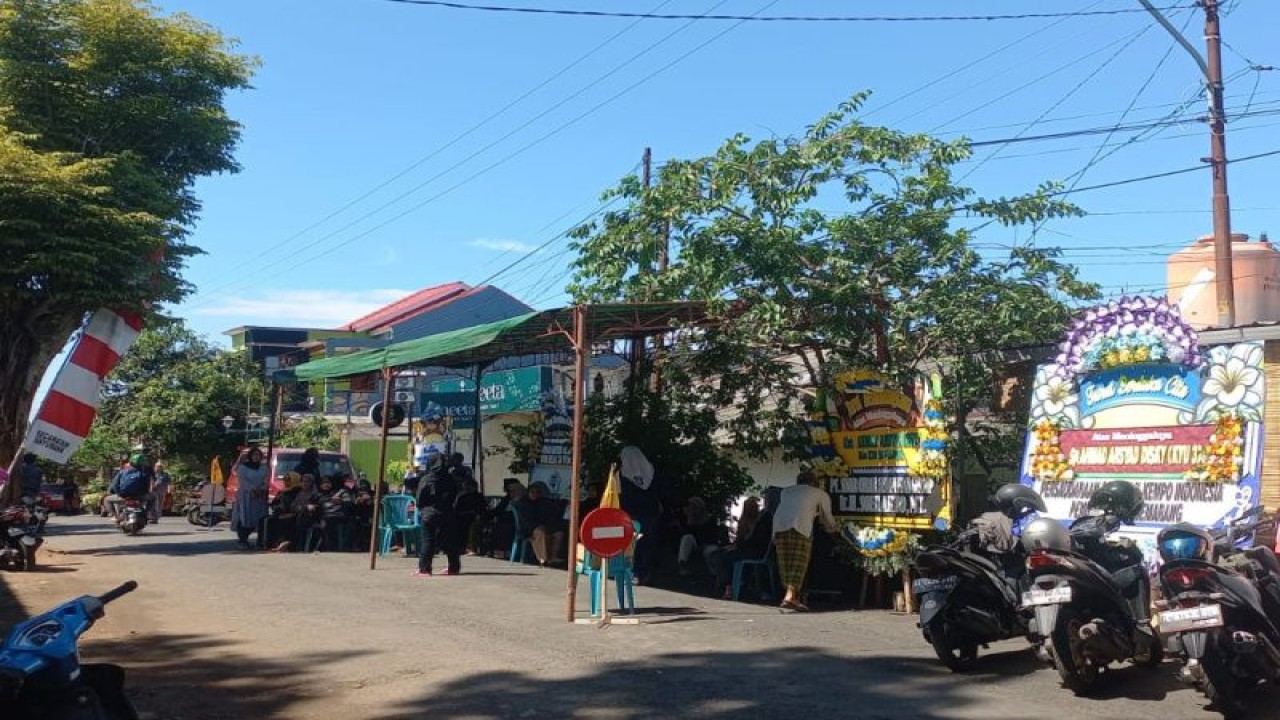 Rumah duka Ahmad Arsyad Disky di Padangsadi, Banyumanik, Kota Semarang, Rabu, yang meninggal saat pertunjukan JKT48. (ANTARA/ I.C.Senjaya)