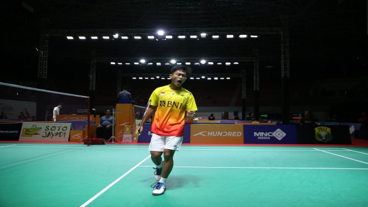 Tunggal putra Indonesia Prahdiska Bagas Shujiwo melaju ke perempat final BAJC 2023 usai mengalahkan wakil Taiwan Ma Cheng-Yi dua gim langsung 21-13, 21-7 di GOR Among Rogo, Yogyakarta, Jumat (14/7/2023). (ANTARA/HO-PBSI)