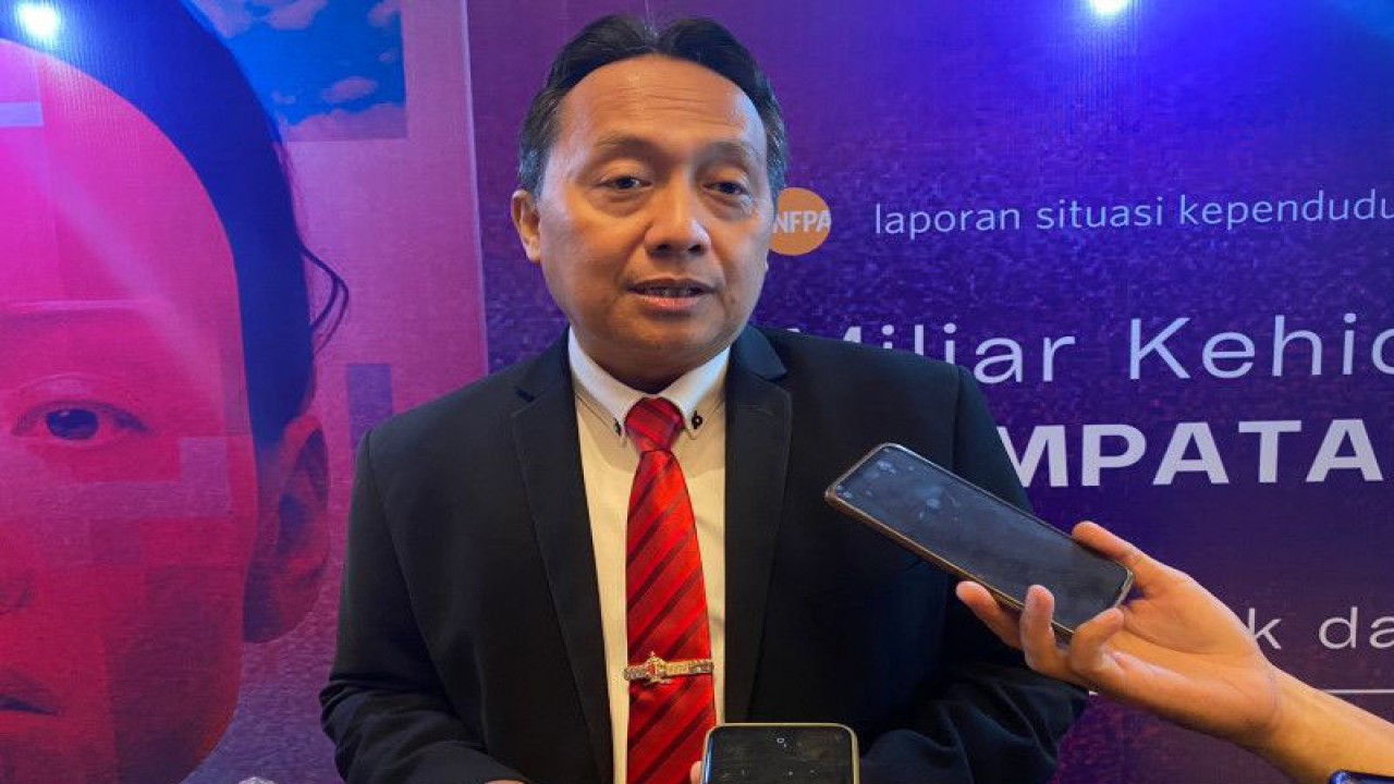 Deputi Bidang Pengendalian Penduduk BKKBN Bonivasius Prasetya Ichtiarto. (ANTARA/Hreeloita Dharma Shanti)
