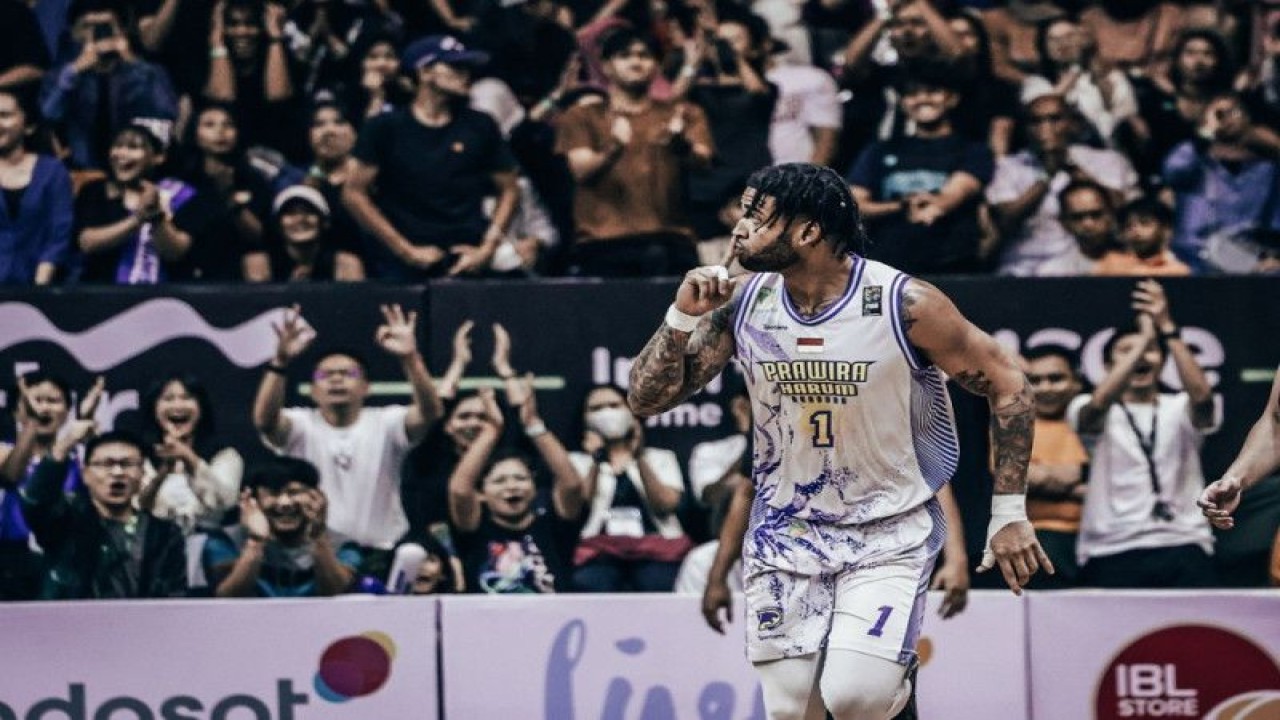 Pemain asing Prawira Harum Bandung Brandone Francis. ANTARA/HO-IBL