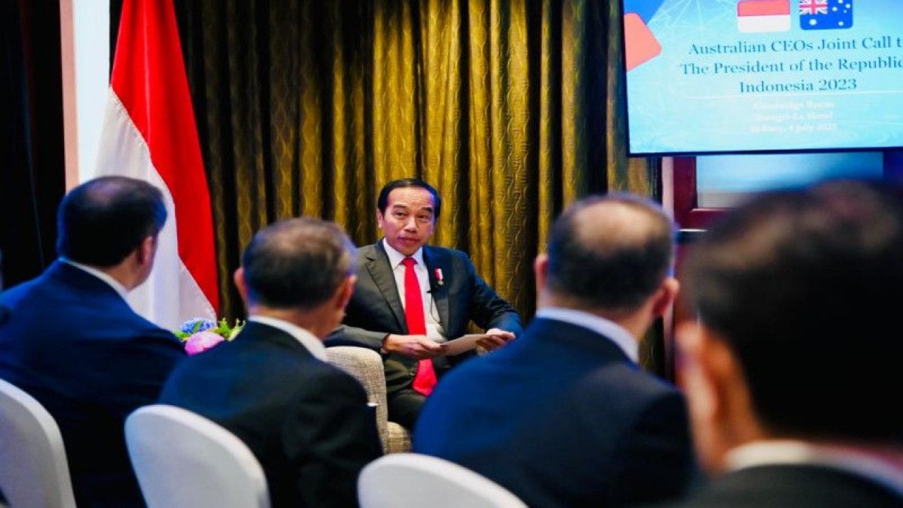 Presiden RI Joko Widodo saat melakukan pertemuan dengan sejumlah pemimpin perusahaan Australia di Sydney, Australia, Selasa (4/7/2023). ANTARA/HO-Biro Pers Sekretariat Presiden RI.