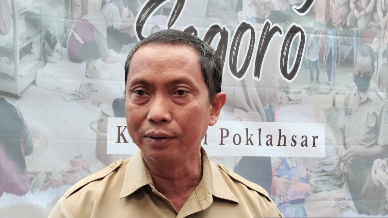 Kepala Dinas Kelautan dan Perikanan Kulon Progo, Daerah Istimewa Yogyakarta Trenggono Trimulyo. ANTARA/Sutarmi.