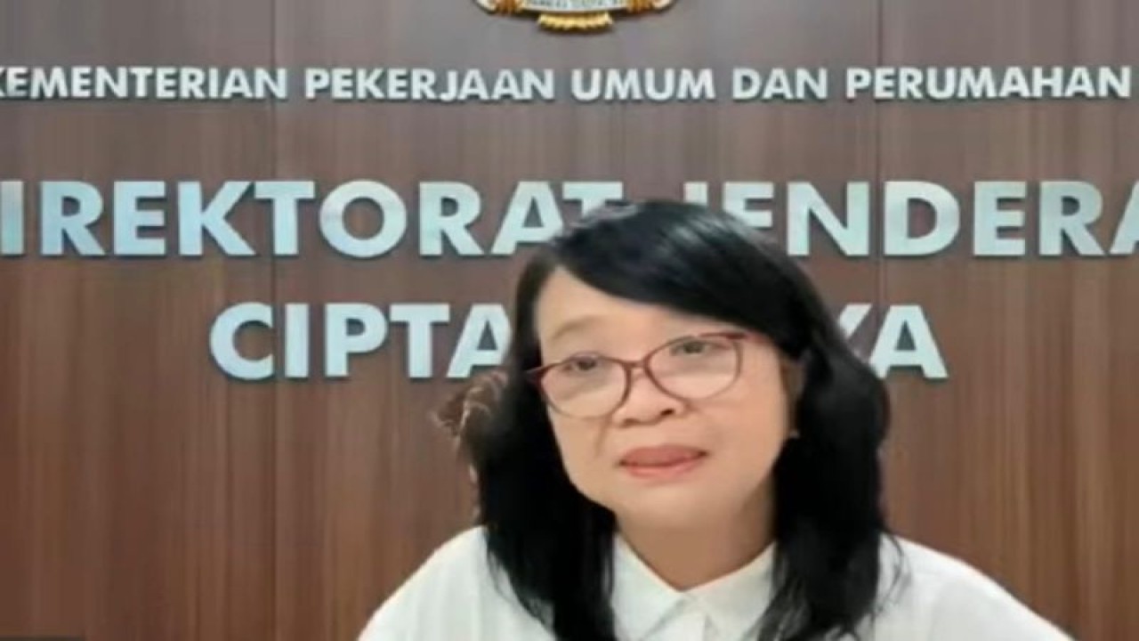 Dirjen Cipta Karya Kementerian PUPR Diana Kusumastuti hadir secara daring dalam acara CreativeTalks Pojok Literasi dengan tema "Menuju Ibu Kota Nusantara yang Berkelanjutan: Inovasi dan Tantangan". (ANTARA/HO-Ditjen IKP Kemenkominfo)