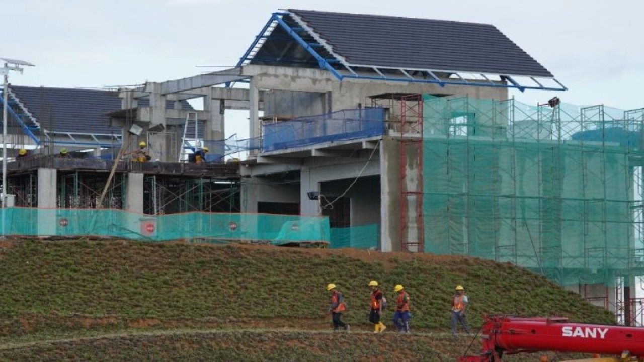 Pembangunan Rumah Tapak Jabatan Menteri di Ibu Kota Negara (IKN) Nusantara oleh Kementerian PUPR. ANTARA/HO - BAGIAN HUKUM DAN KOMUNIKASI PUBLIK DIREKTORAT JENDERAL PERUMAHAN KEMENTERIAN PUPR