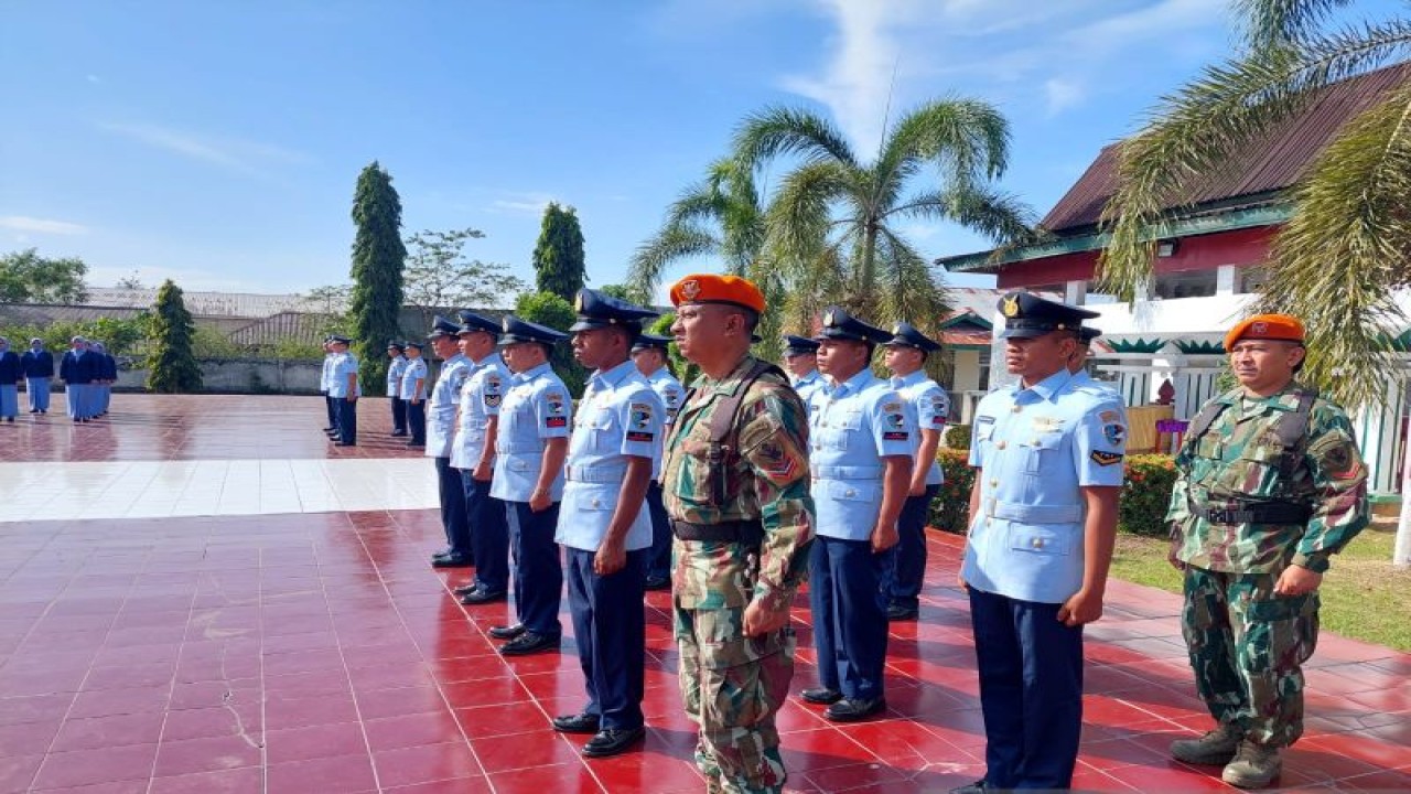 Satuan Radar (Satrad) 224 Kwandang di Kabupaten Gorontalo Utara, melaksanakan ziarah ke Taman Makam Pahlawan Pentadio di Kabupaten Gorontalo, Senin (24/7). (ANTARA/HO-Satrad 224)