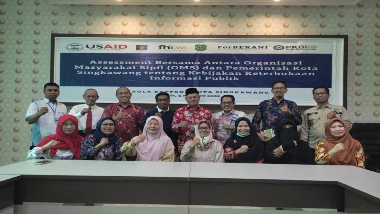 Pengurus OMS Singkawang menggelar rapat persiapan kegiatan Festival Inovasi OMS, di SIngkawang, Jumat (21/7/2023). ANTARA/HO-ForBerani