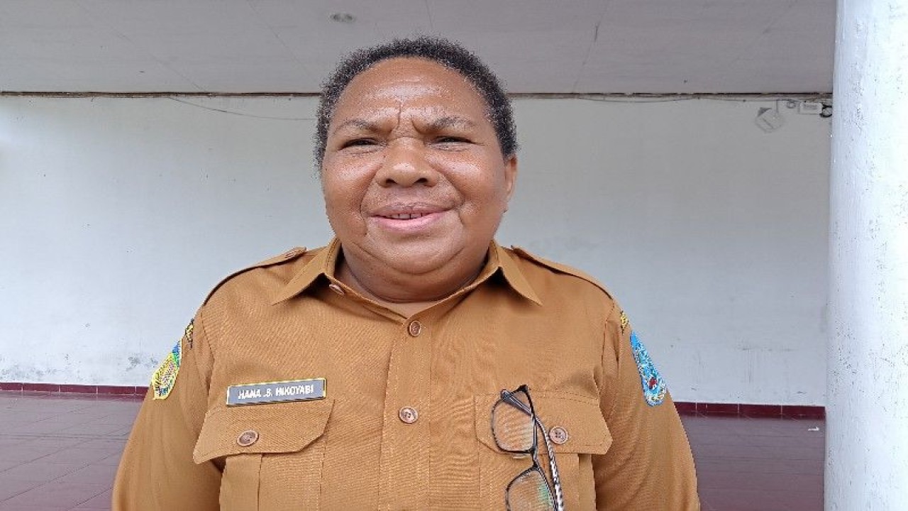 Sekretaris daerah Kabupaten Jayapura Hana S. Hikoyabi (ANTARA/Agustina Estevani Janggo)
