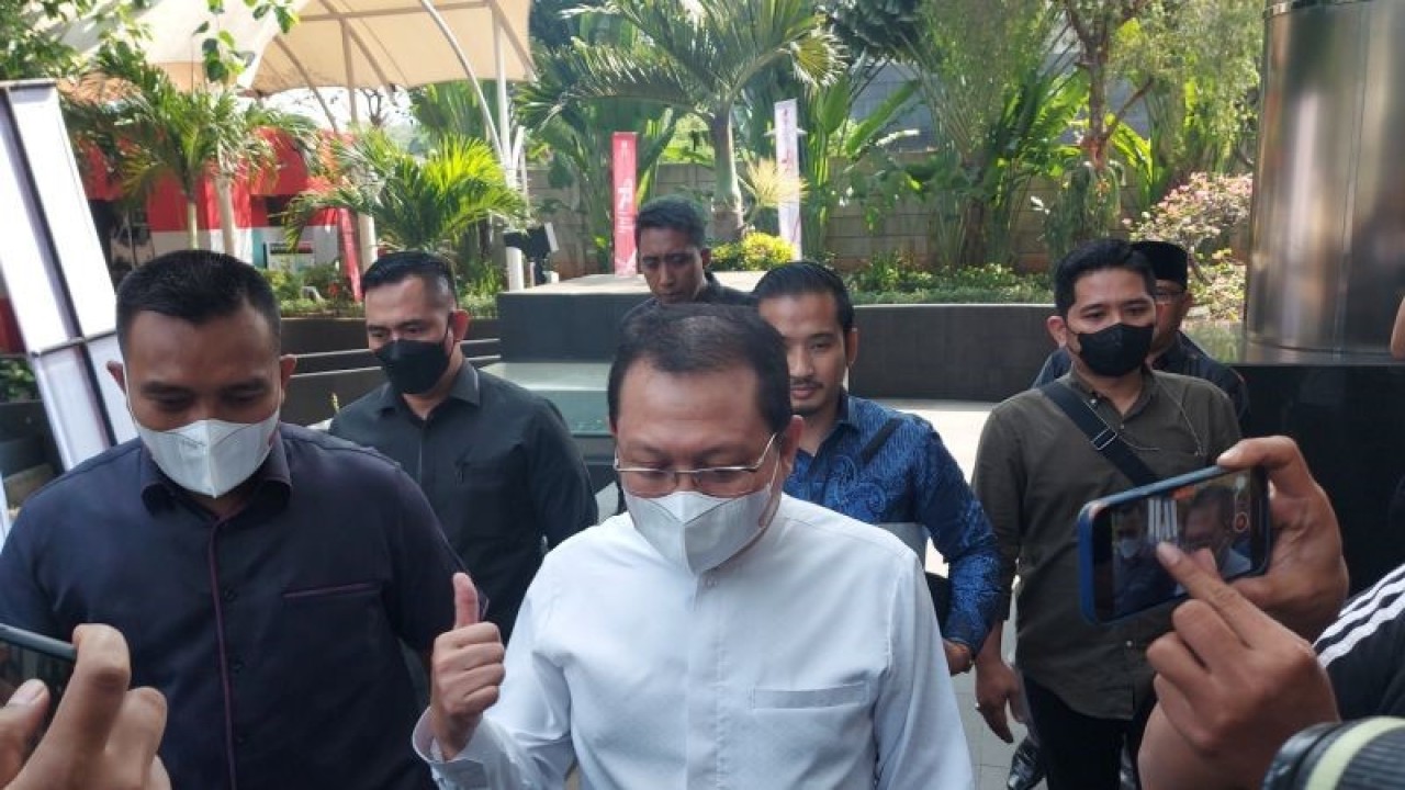 Sekretaris Mahkamah Agung Hasbi Hasan penuhi panggilan penyidik KPK untuk diperiksa sebagai tersangka dalam kasus dugaan suap penanganan perkara, di Gedung Merah Putih KPK, Jakarta Selatan, Rabu (12/7/2023). ANTARA/Fianda Sjofjan Rassat