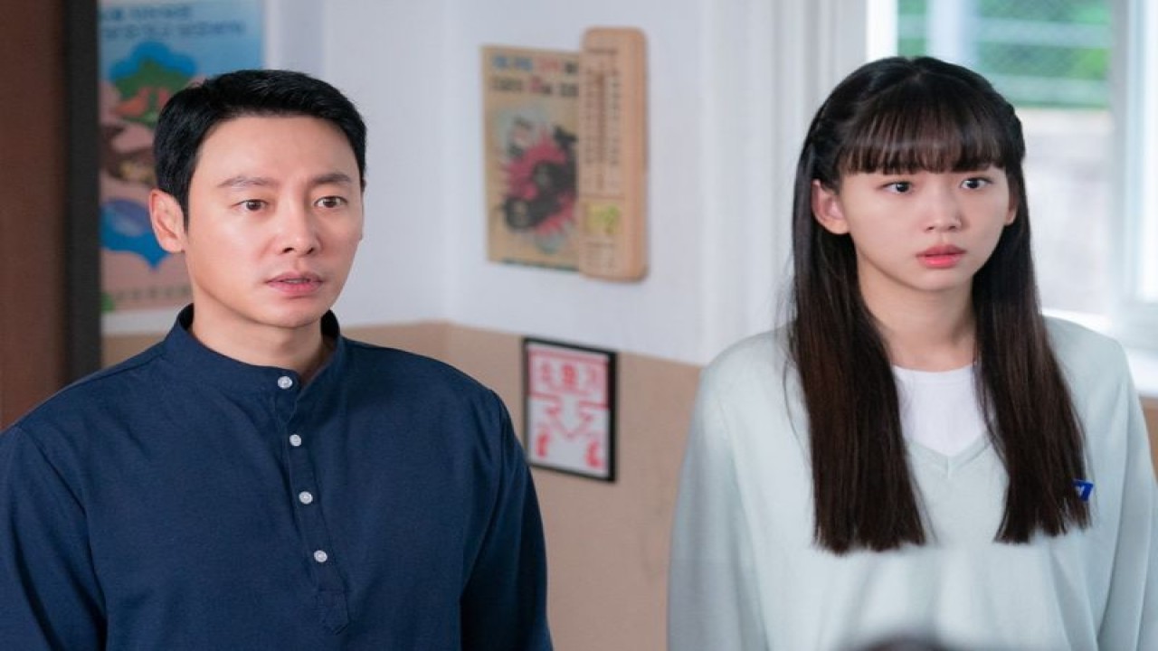Kim Dong Wook dan Jin Ki Joo dalam serial drama "My Perfect Stranger" (2023). (ANTARA/HO-Viu)